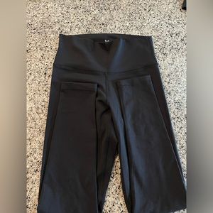 Aritzia TNA Atmosphere High Rise Leggings - Size Medium